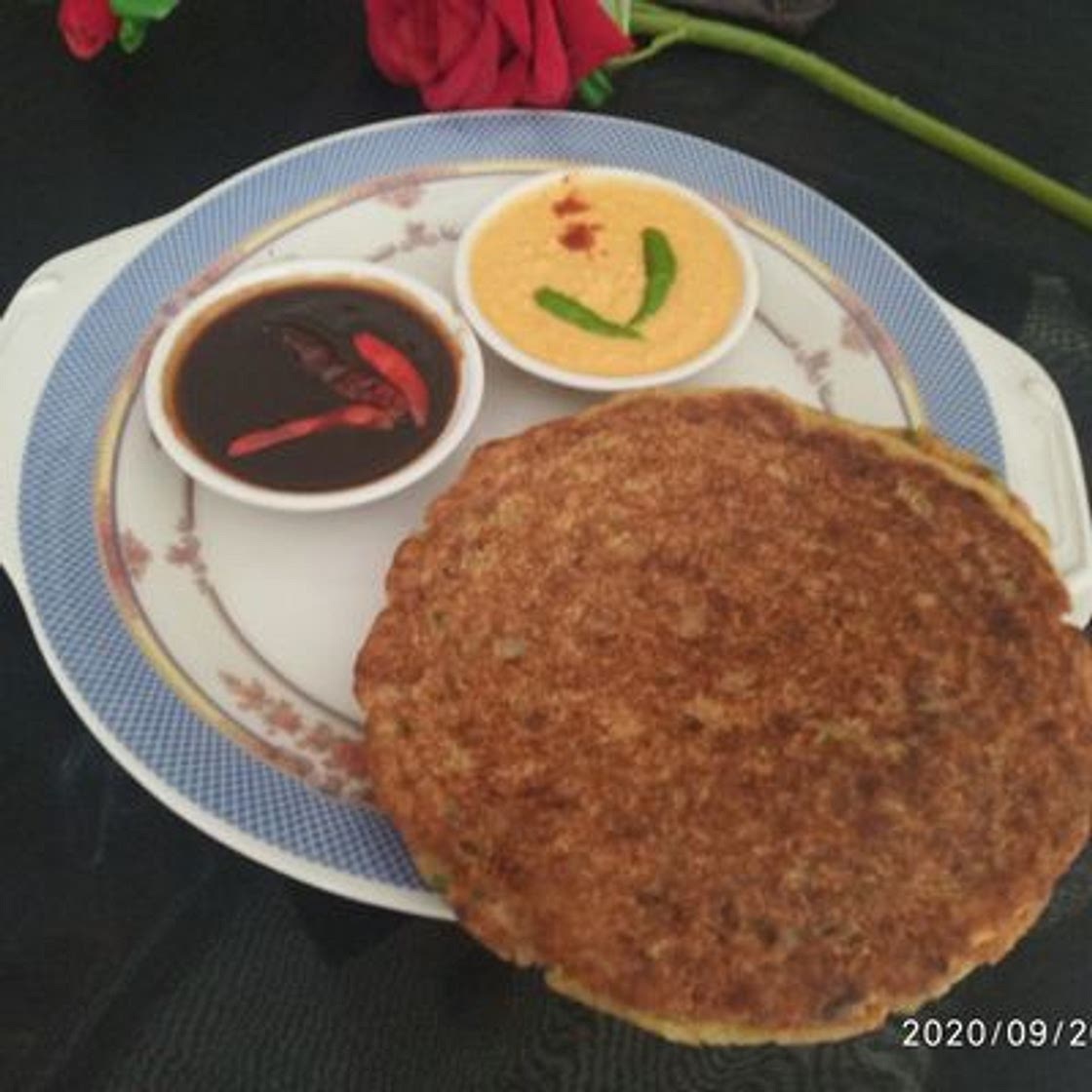 ब्रेड वेजी उत्तपम (bread veggie uttapam recipe in Hindi)
