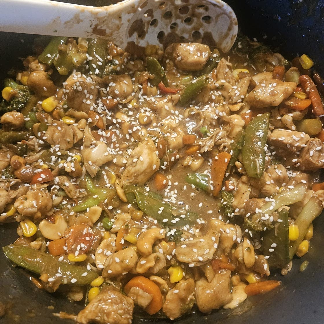 One Skillet Cashew Chicken Stir Fry