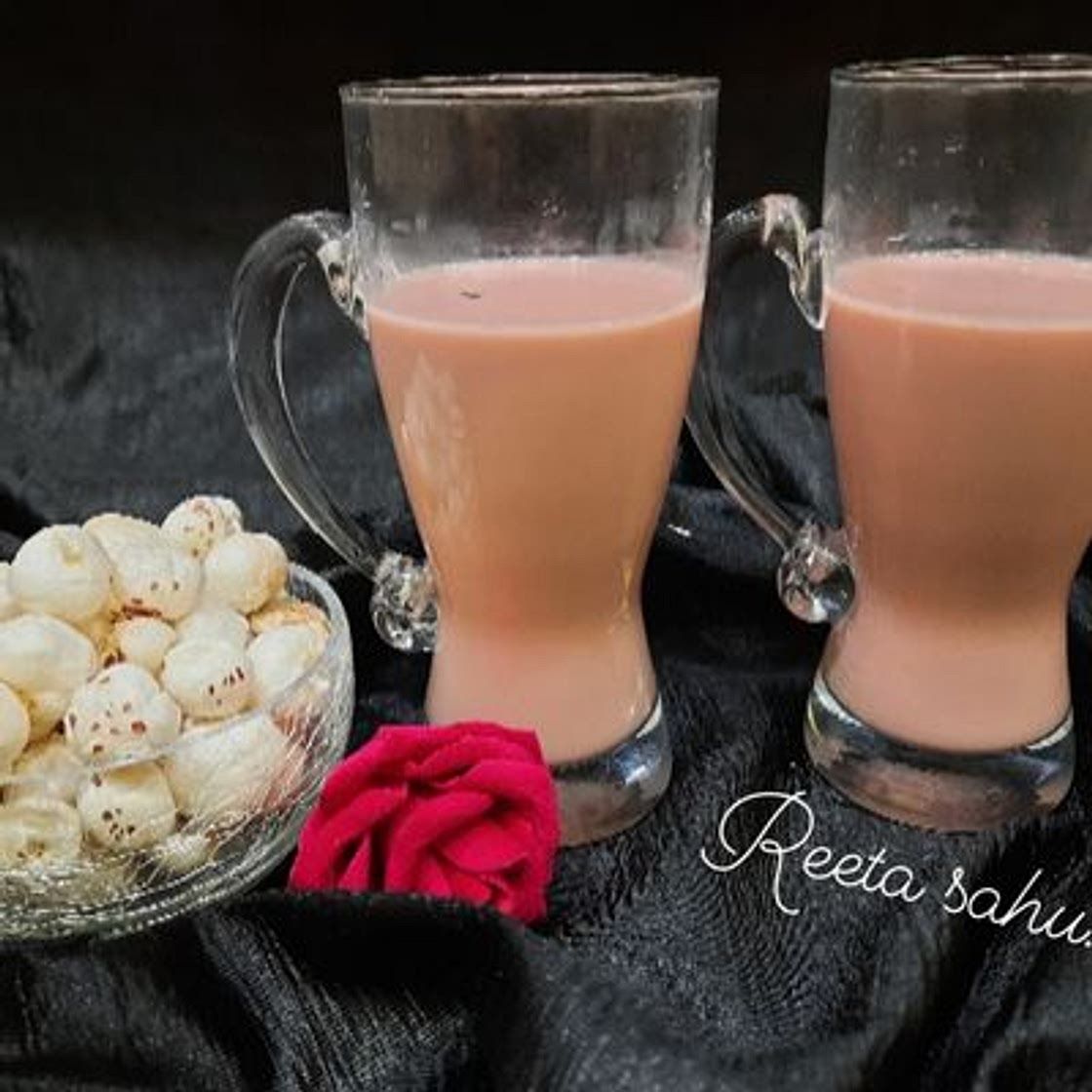 कश्मीरी नून चाय (Kashmiri noon chai recipe in Hindi)
