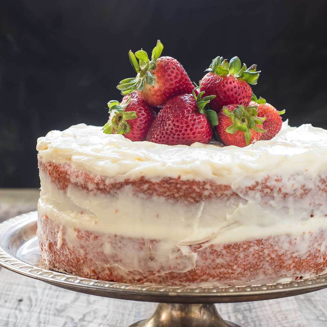 Super Simple Strawberry Cake