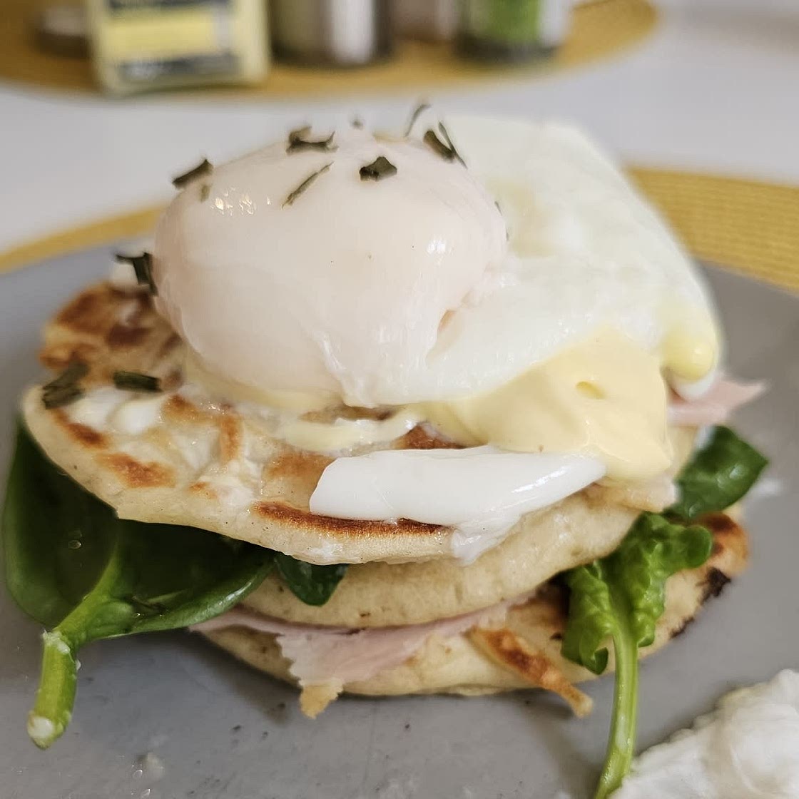 Eggs benedict pancakes