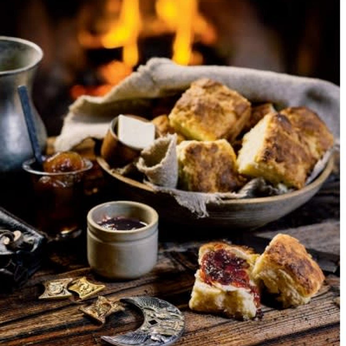 YAWNING PORTAL BUTTERMILK BISCUITS - Heroes Feast