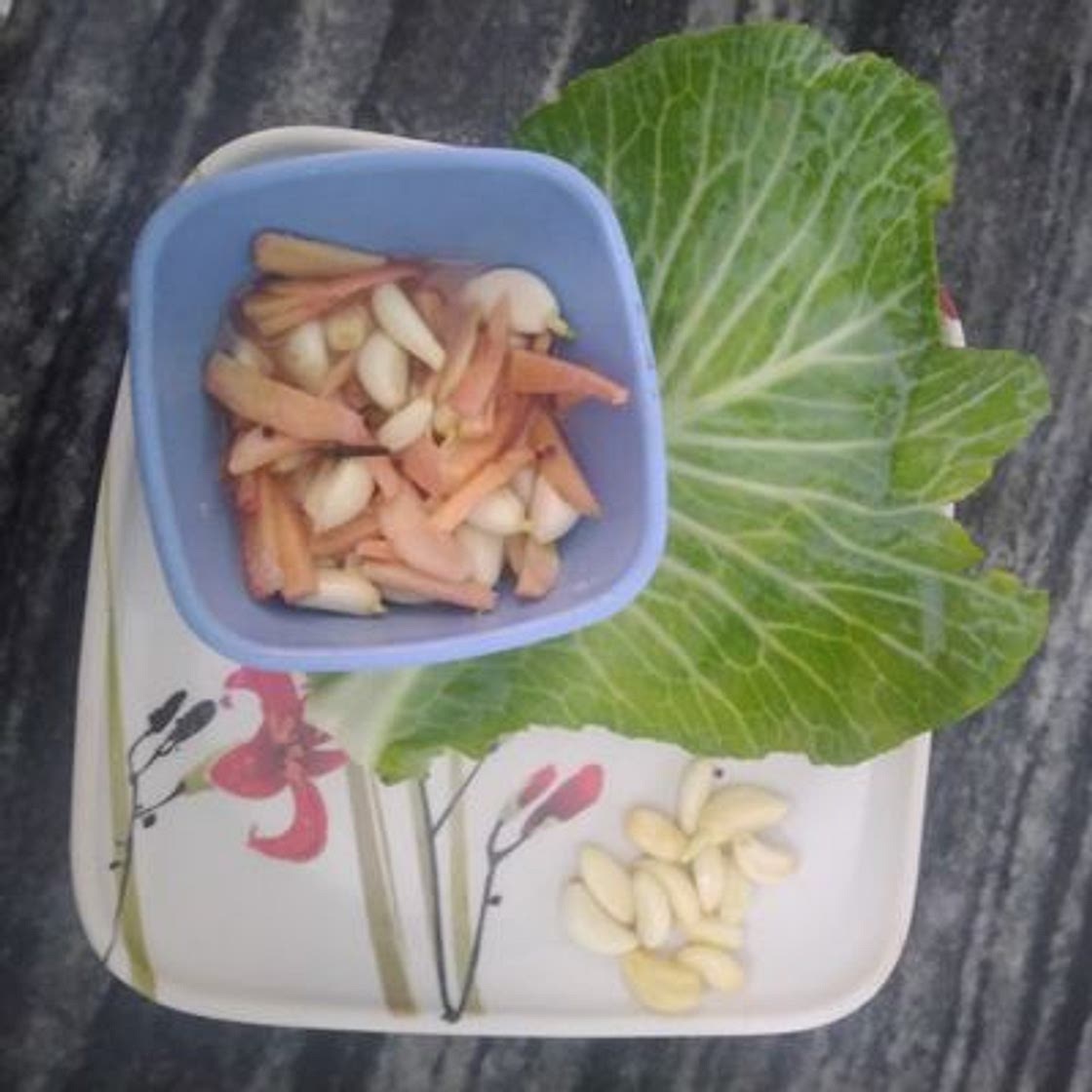 अदरक लहसुन का अचार (Adrak Lahsun ka achar recipe in Hindi)