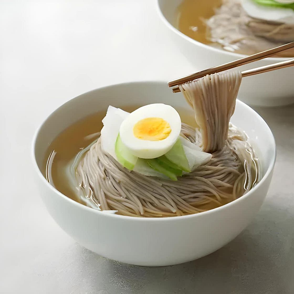 Noodles coreanos fríos