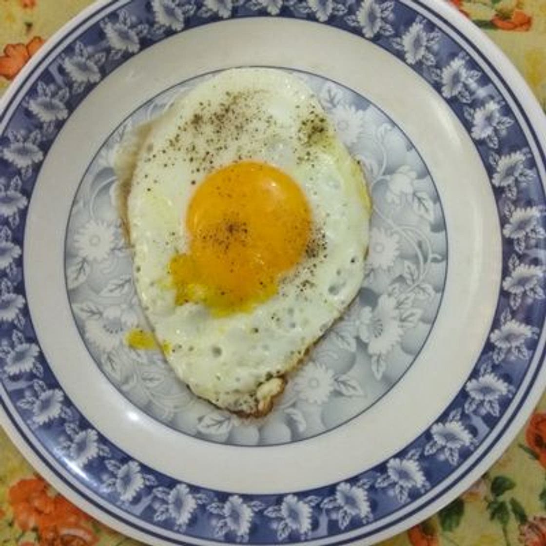 हॉफ फ्राई एग (half fry egg recipe in Hindi)