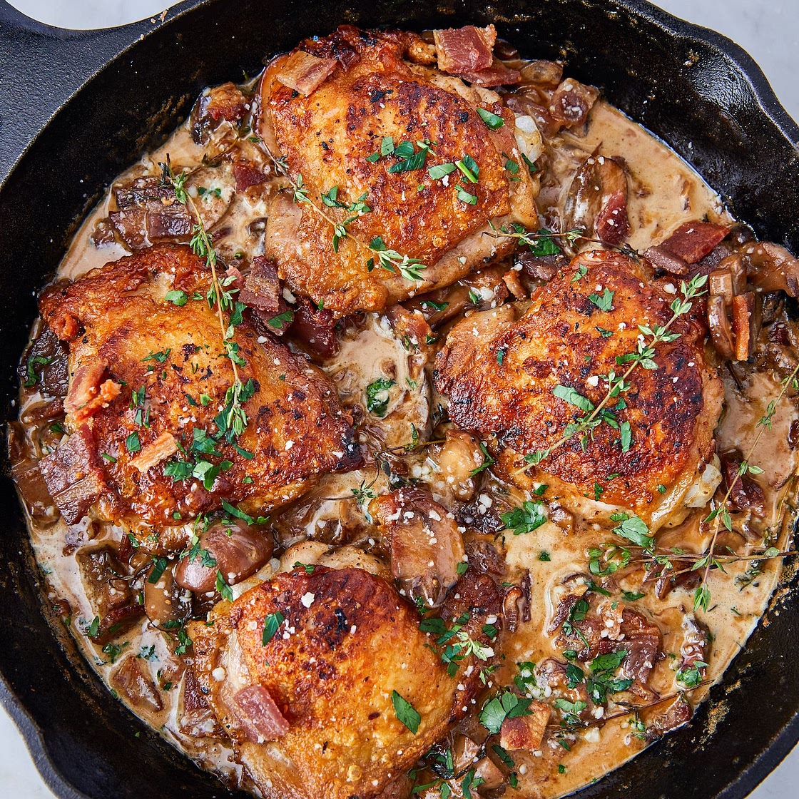 Keto Bacon Chicken Thighs With Garlic Cream Sauce