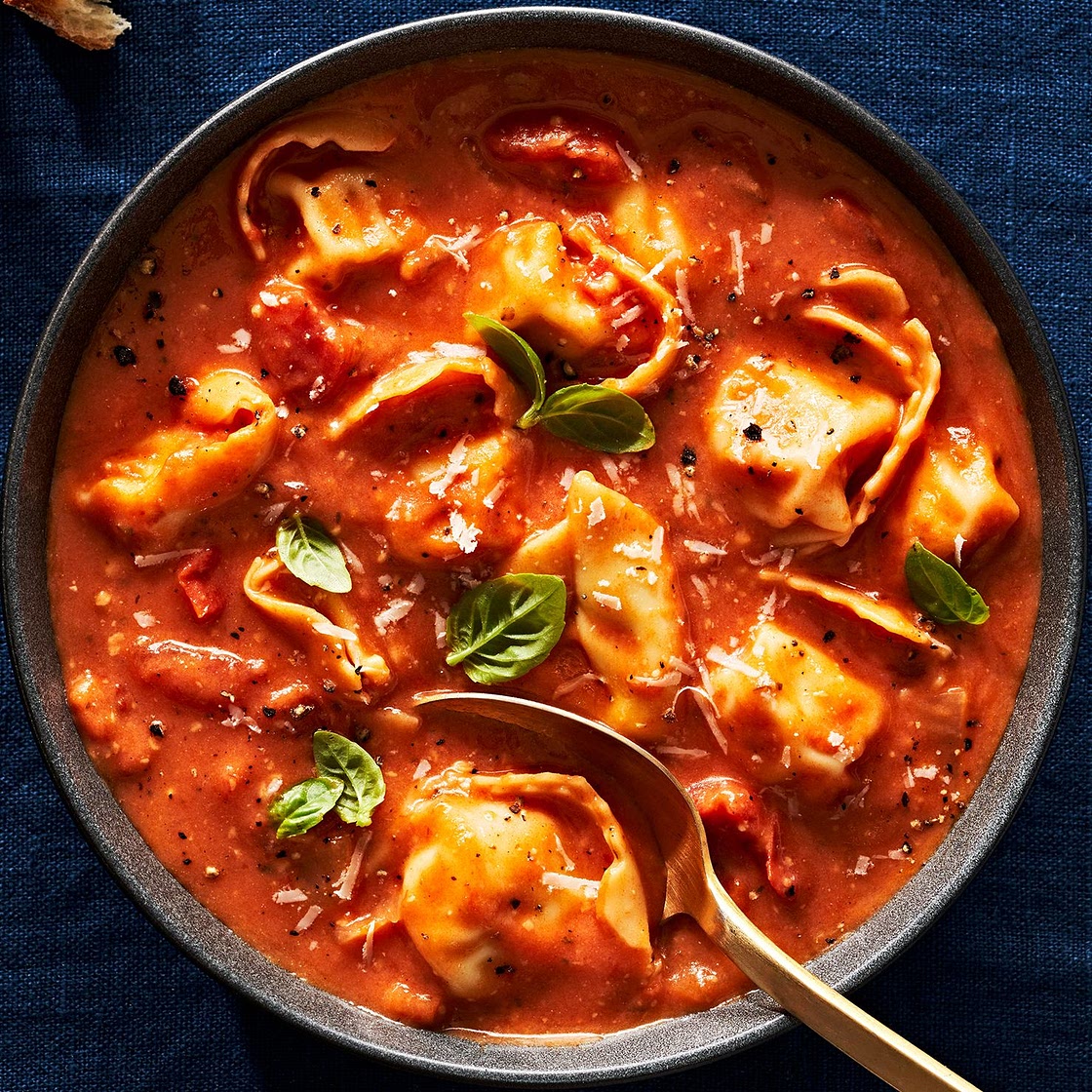 Creamy Tomato Tortellini Soup