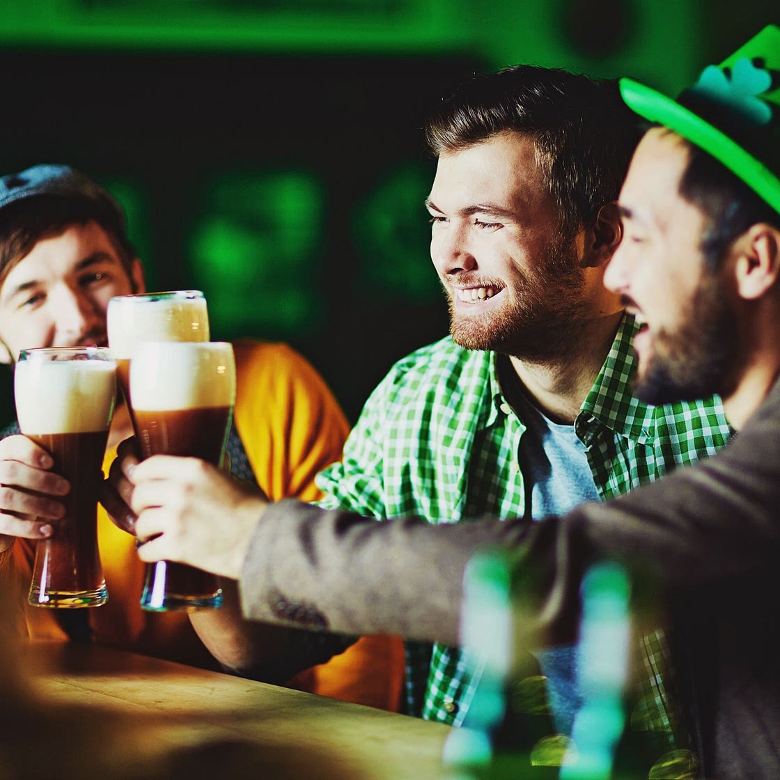How to Make Green Beer for St. Patrick's Day 2025