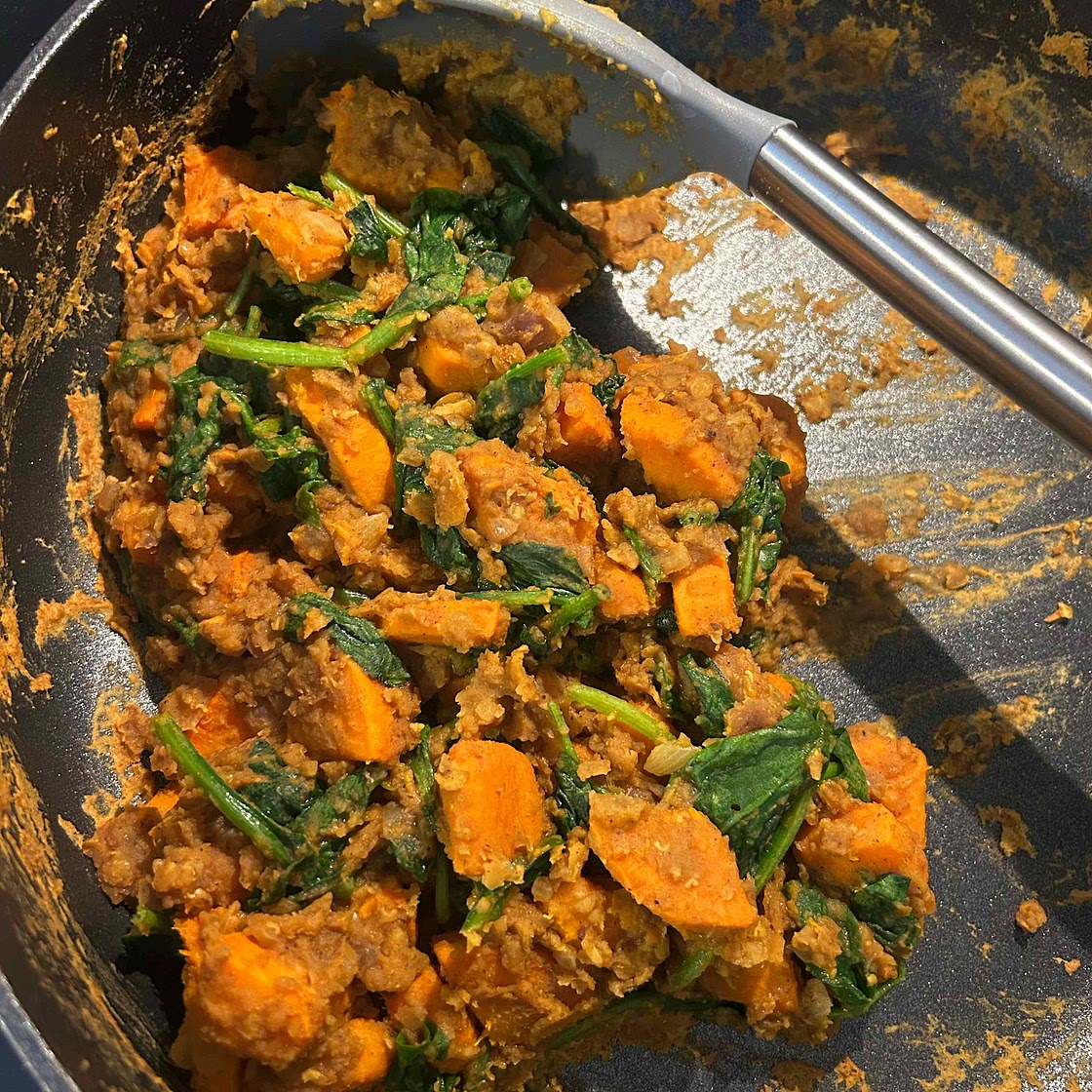 Spinach, sweet potato & lentil dhal