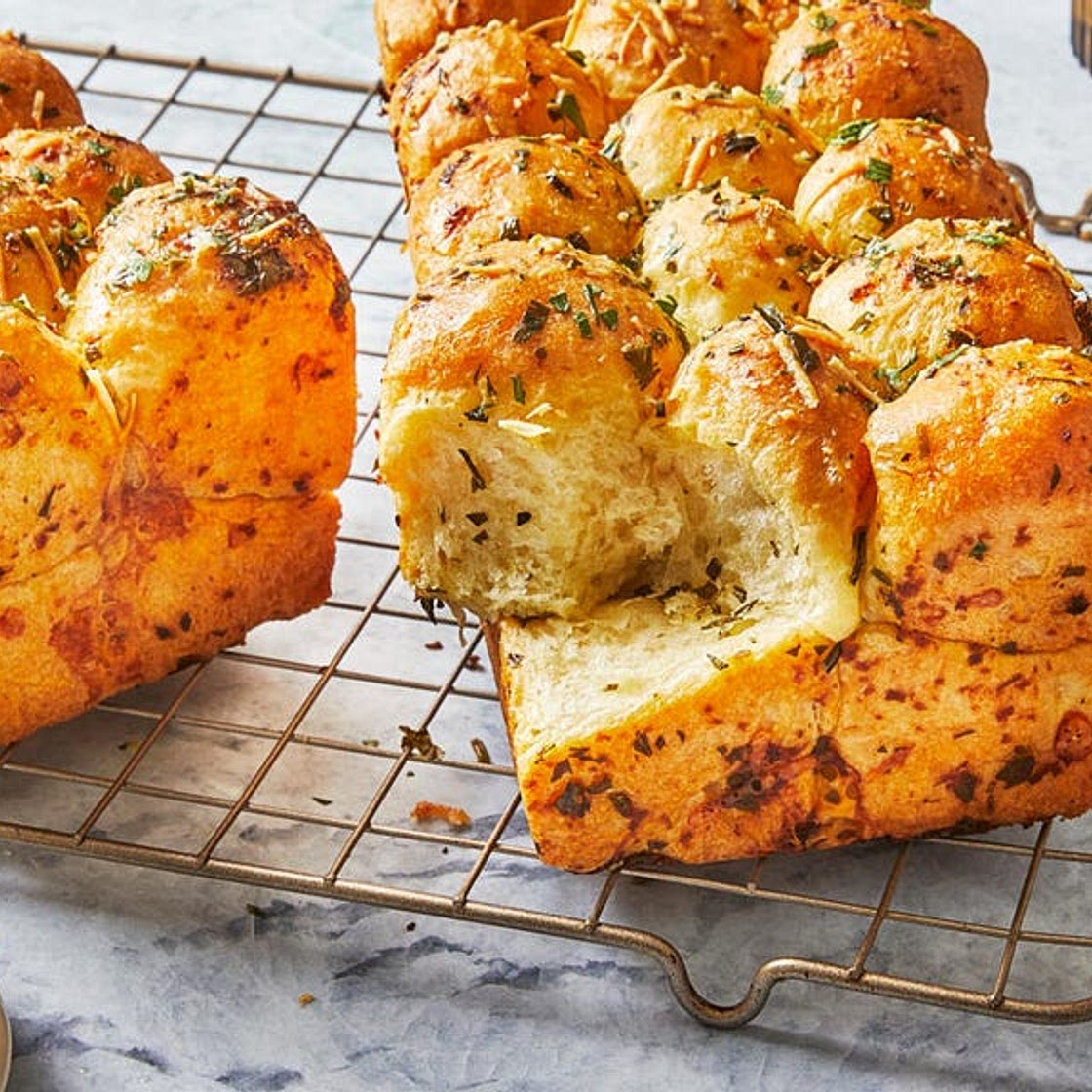 Pull-Apart Garlic Bread