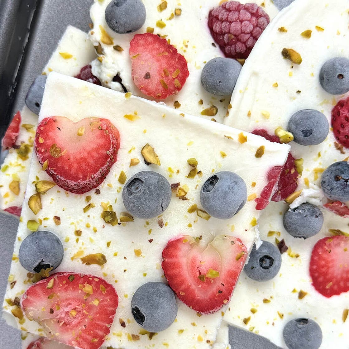 Frozen Yogurt Berry Bark