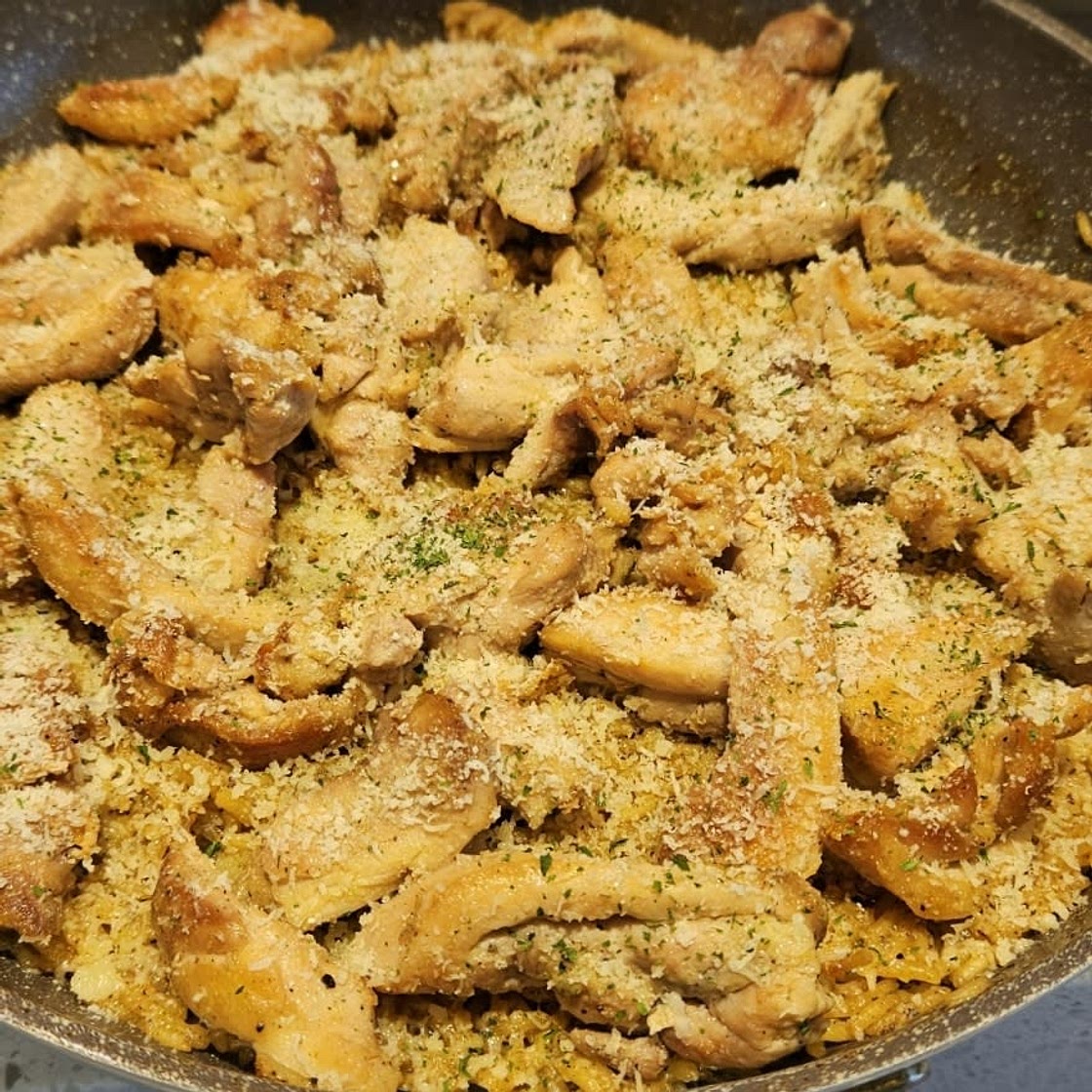 Chicken with Garlic Parmesan Rice