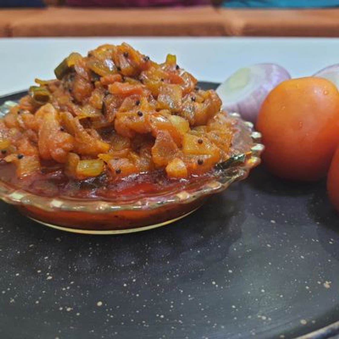 टमाटर सलाद भाजी (tamatar salad bhaji recipe in Hindi)