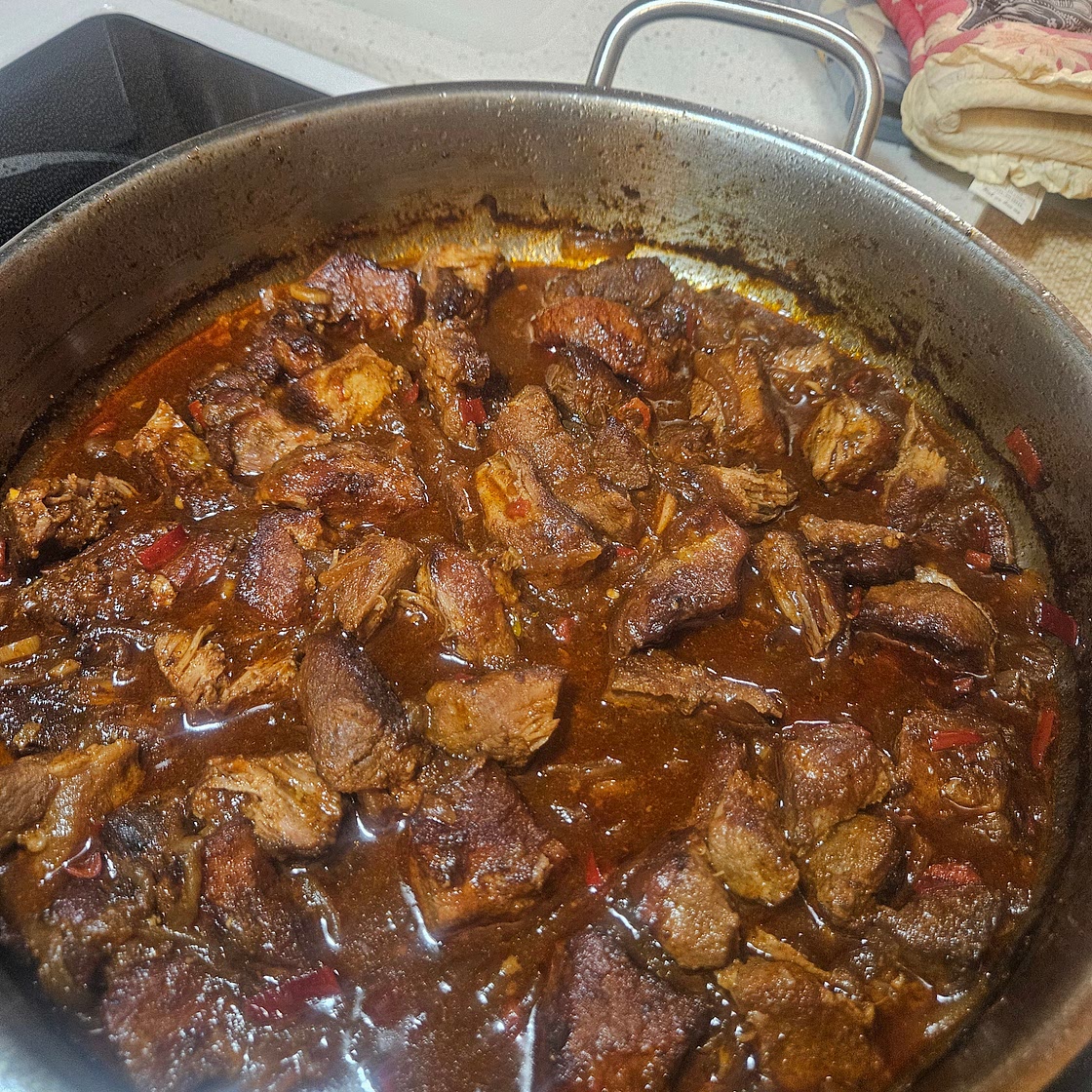 Brazed pork shoulder tacos