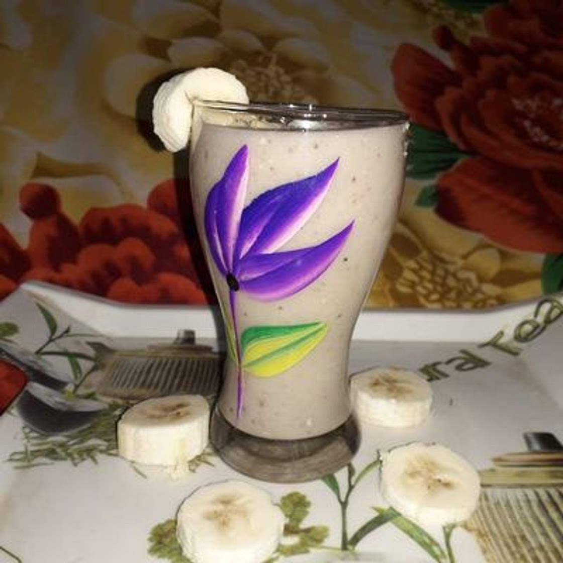 बनाना स्मुदी (Banana Smoothie Recipe In Hindi)
