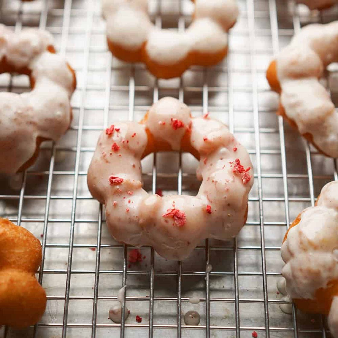 Mochi Donuts (Crispy Outside, Chewy Inside Pon de Ring Donuts)