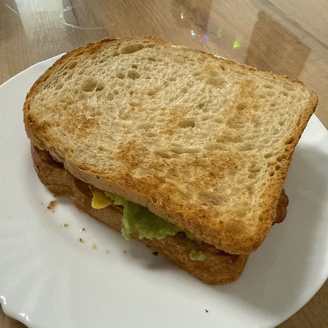 Avocado-Ei-Sandwich – das perfekte schnelle Frühstück