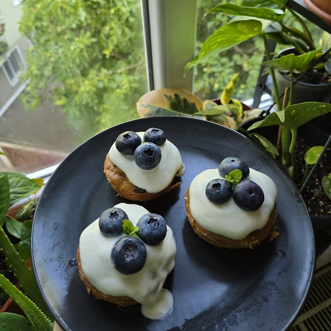 Banana muffins 167cal each (serves 7)