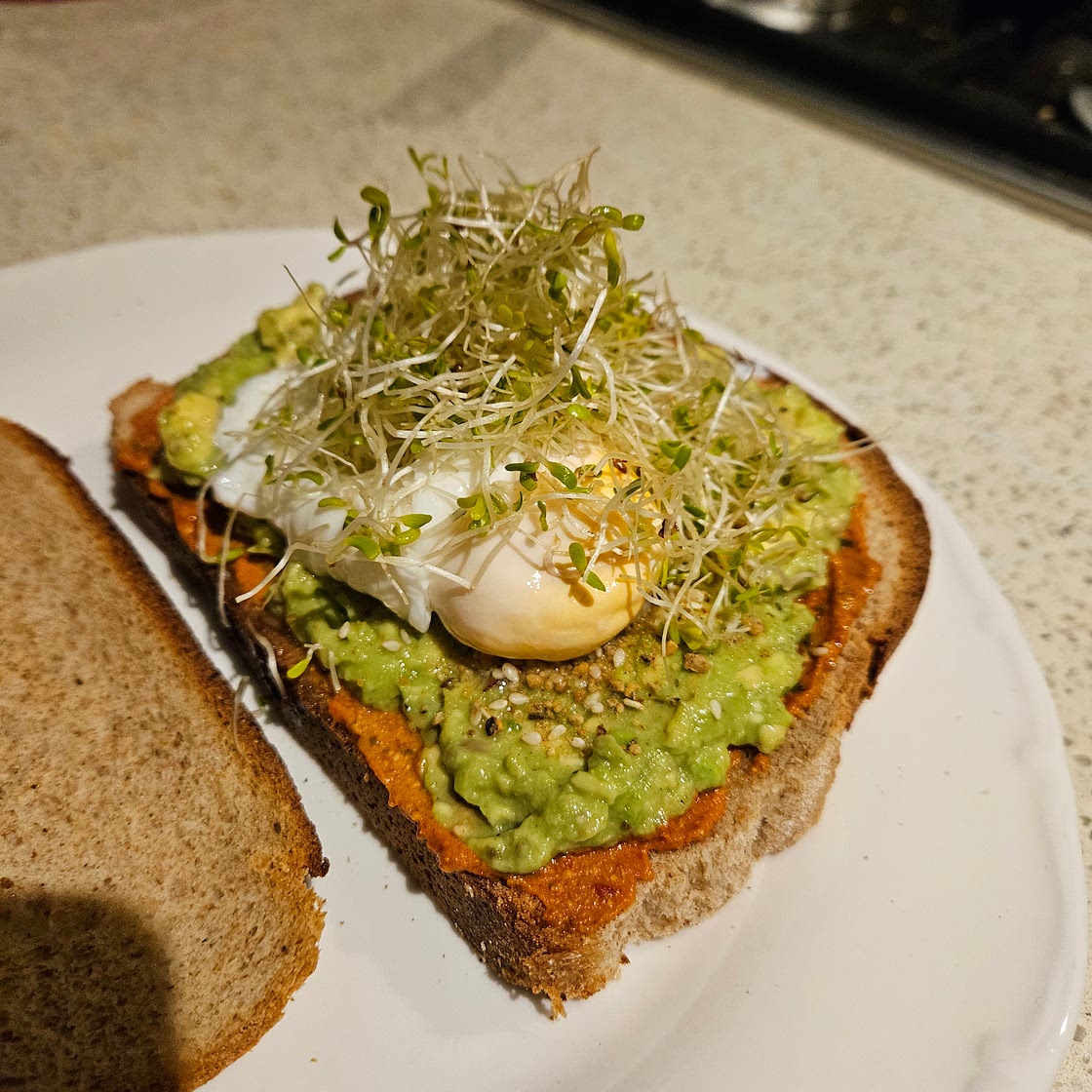 Smashed Avo and Pesto Sandwich