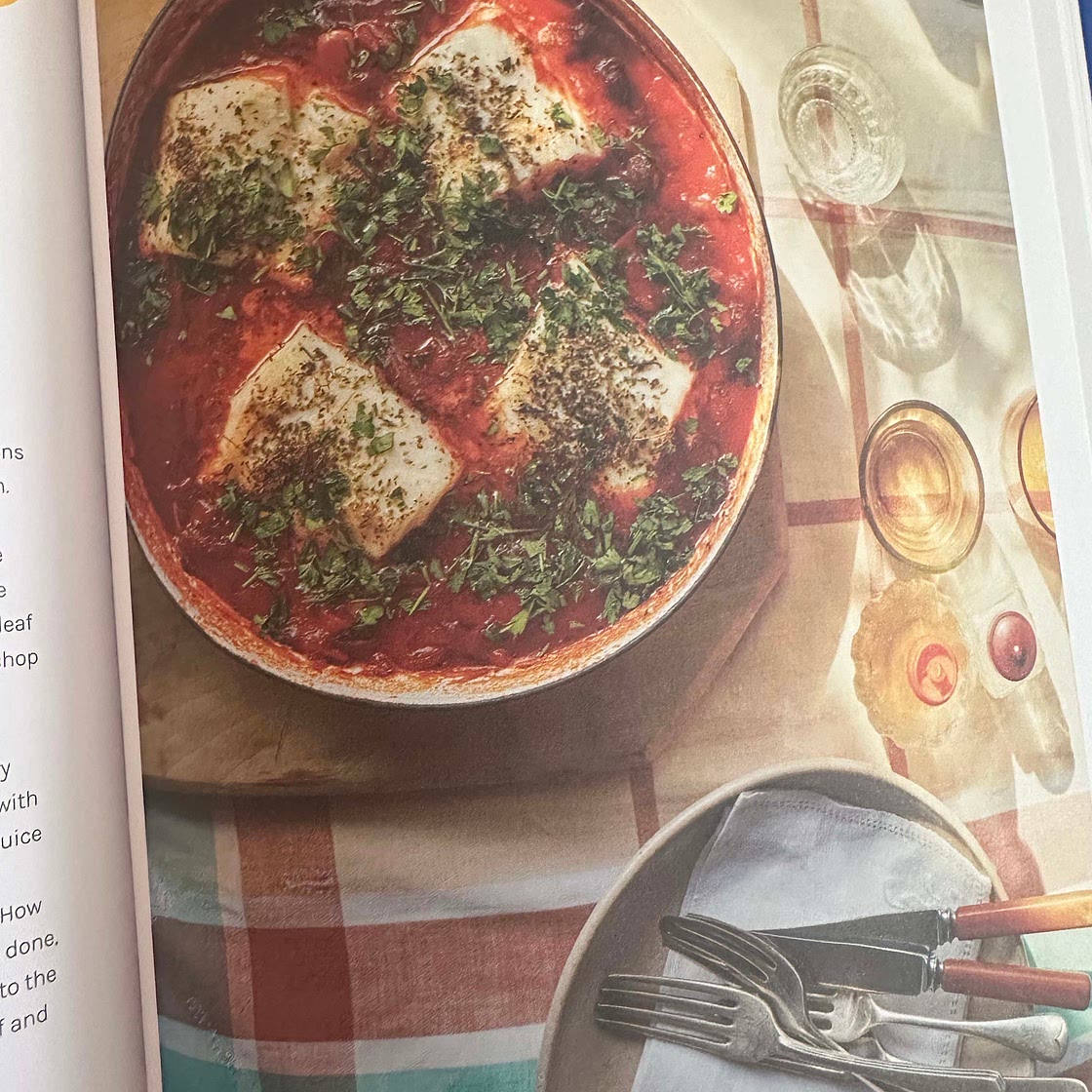 Psari Plaki: baked fish with tomatoes and olives 