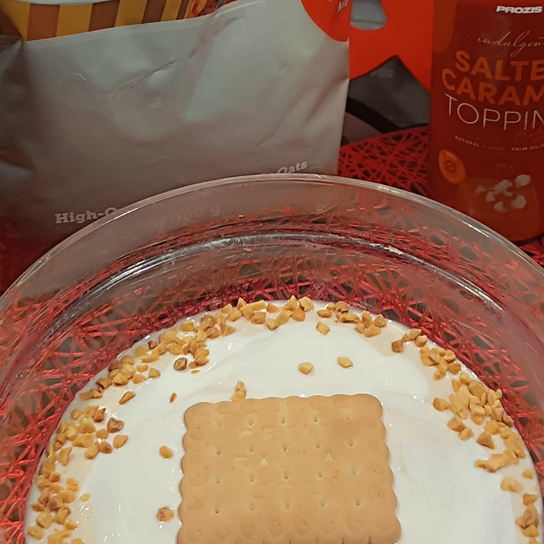Over night porridge caramello e biscotto