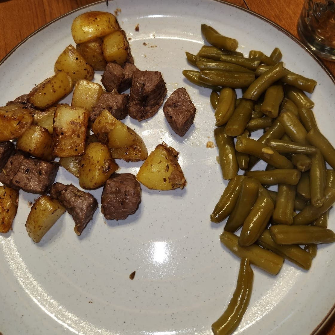 Garlic Butter Herb Steak Bites with Potatoes