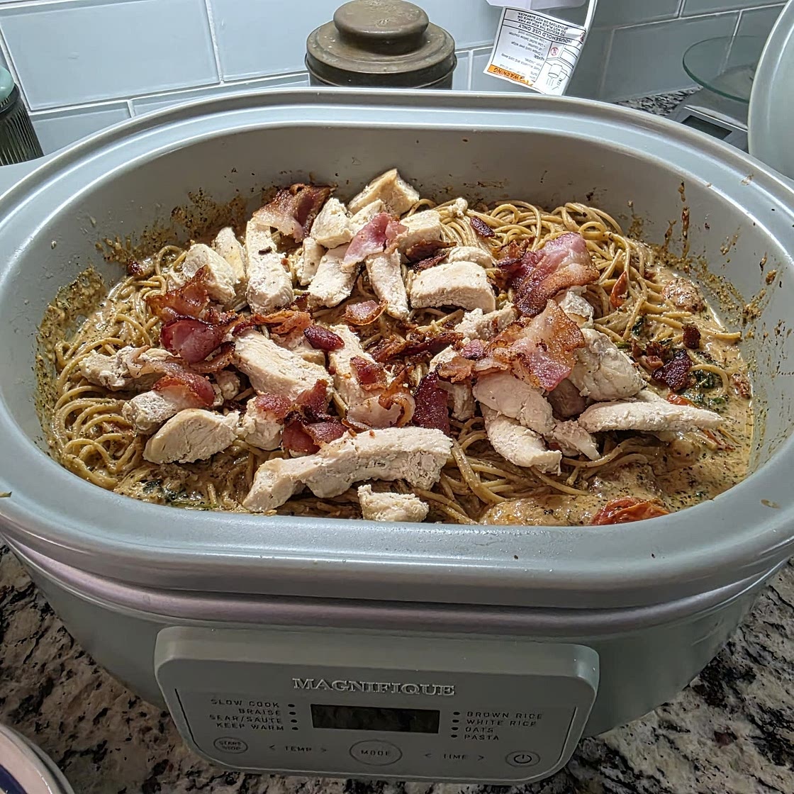 Creamy Chicken and Bacon Pasta