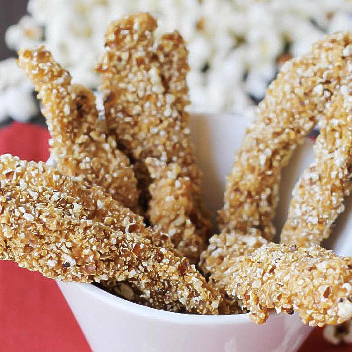 Pollo rebozado en palomitas de maíz