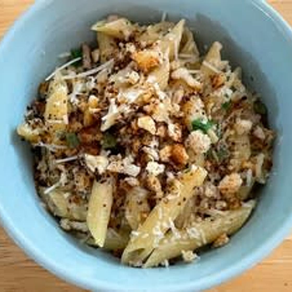 Gordon Ramsey's 10-minute
turkey and leek pasta with crispy sage breadcrumbs
