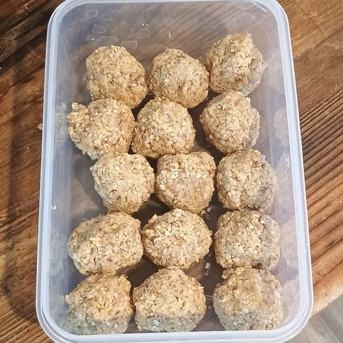 Lemon delicious cashew balls
