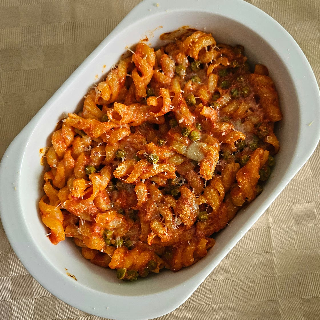 Fusilloni gratinati con sugo ai piselli e besciamella veloce #Microonde #Microwave