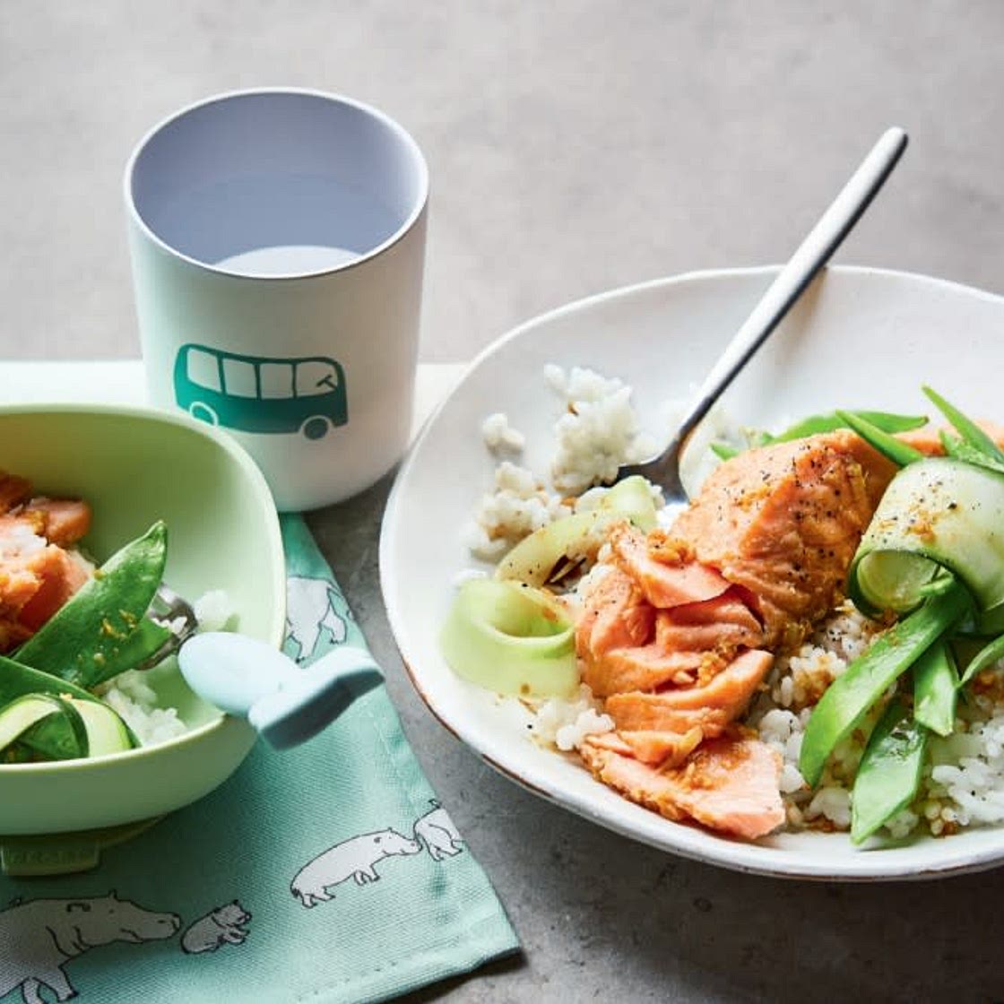 Teriyaki salmon rice bowl steamed with mange tout
