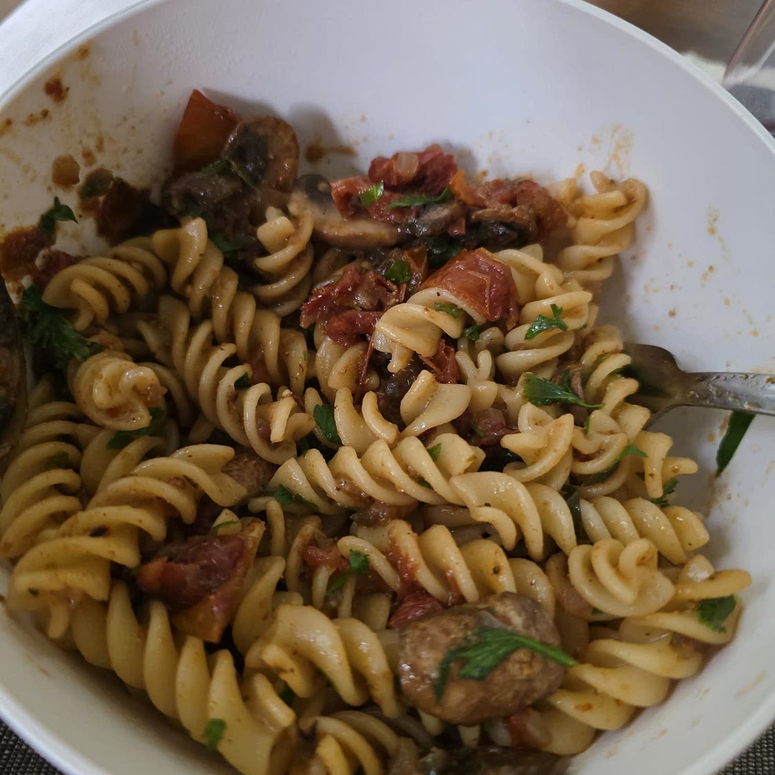 Roasted tomato pasta with mushrooms