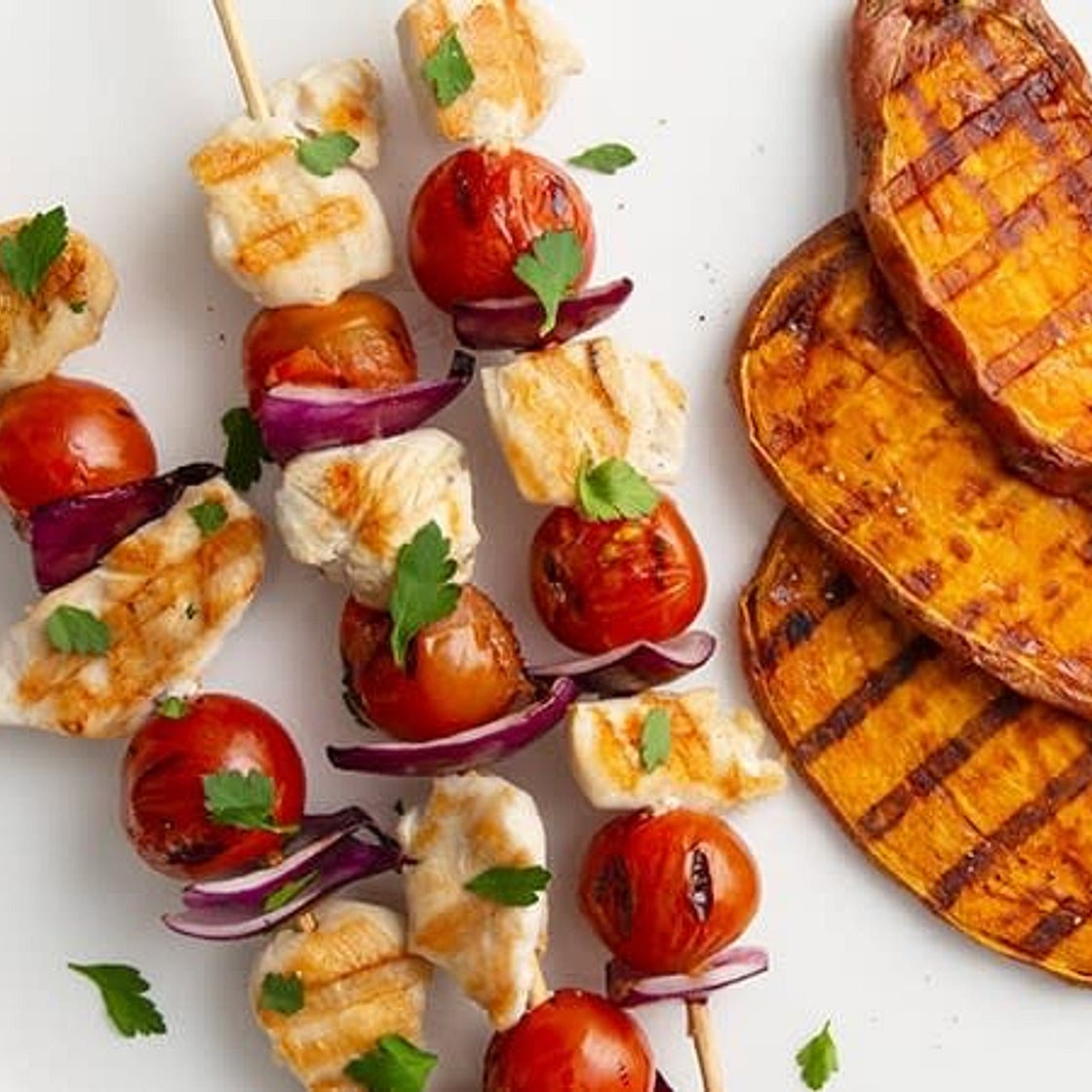 Brochettes de poulet grillé au BBQ