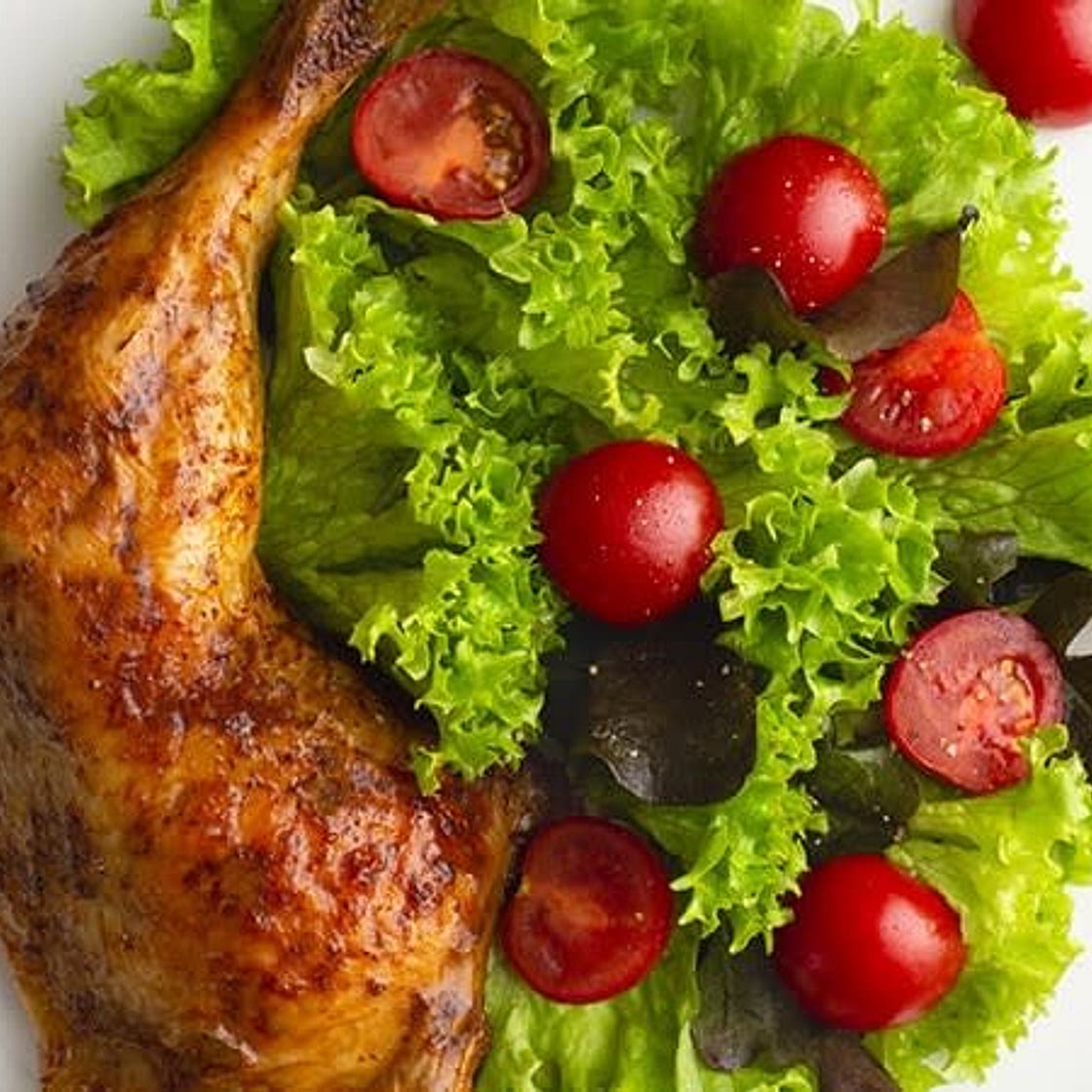 Poulet à la portugaise avec salade verte
