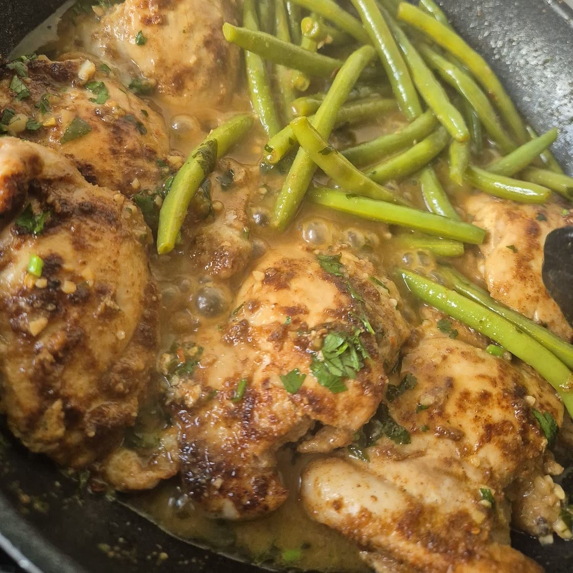 Lemon Garlic Butter Chicken and Green Beans Skillet