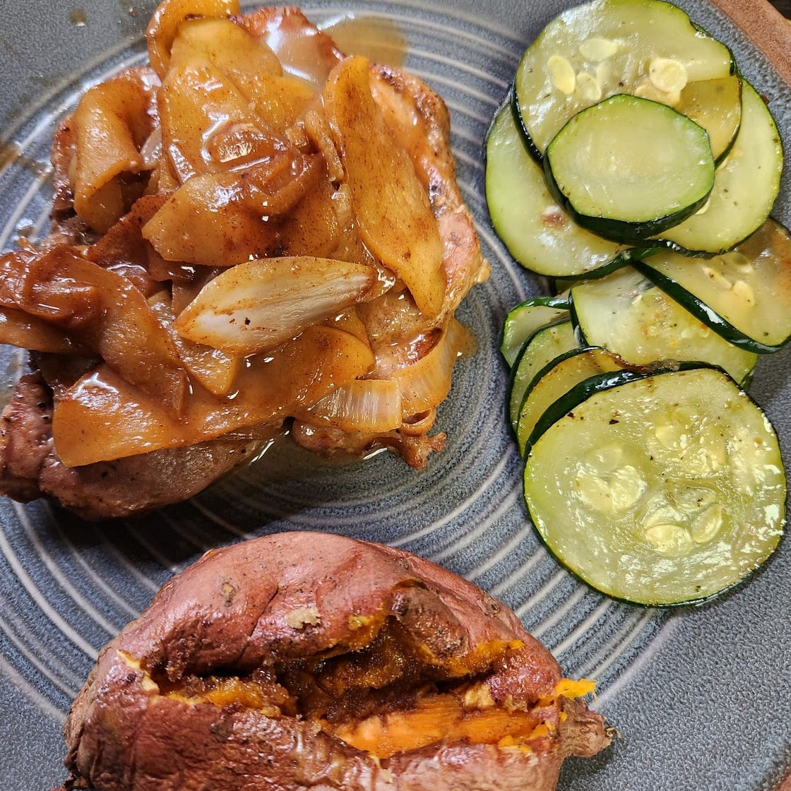 Apple Cinnamon Pork Chops