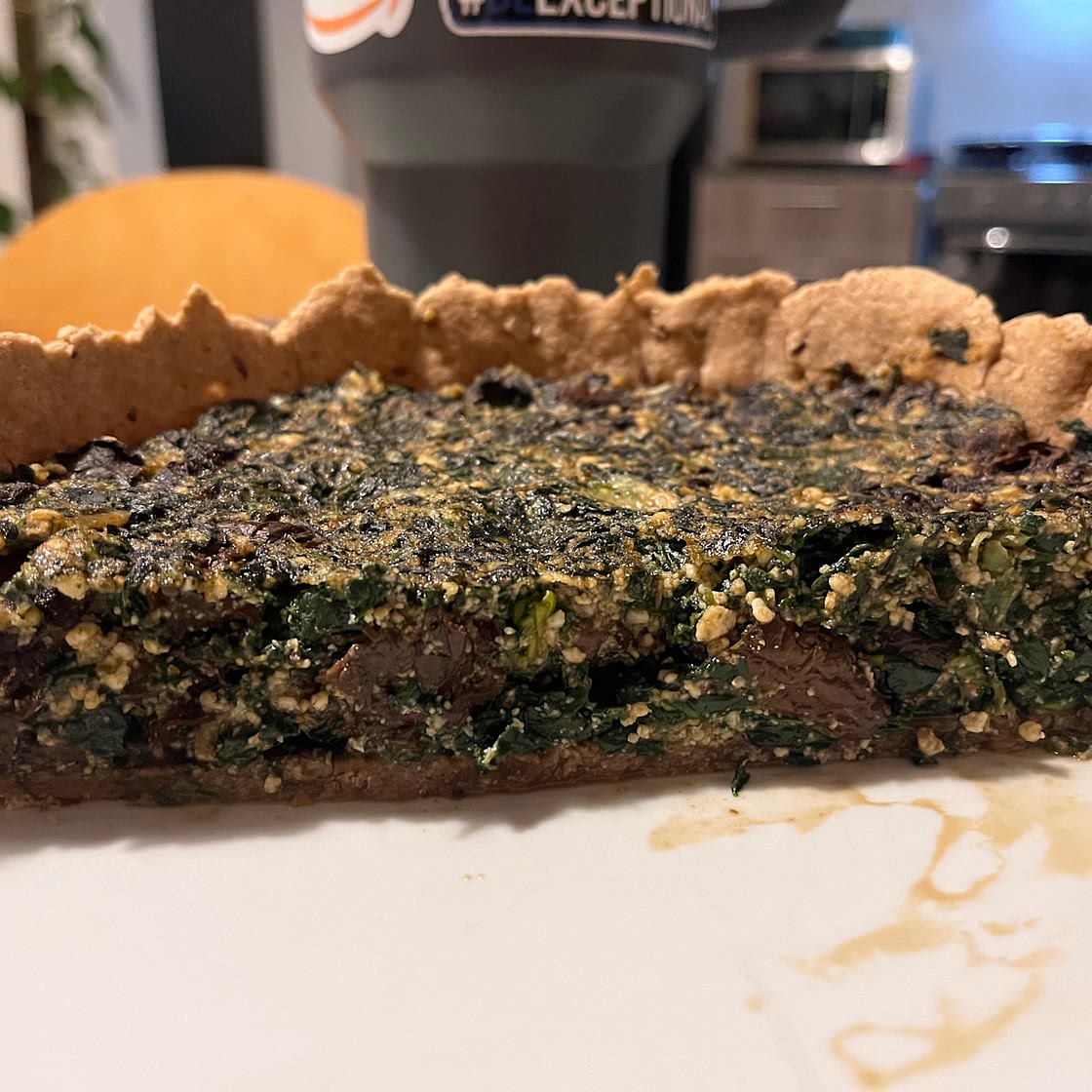 Tarta de espinaca y hongos secos
