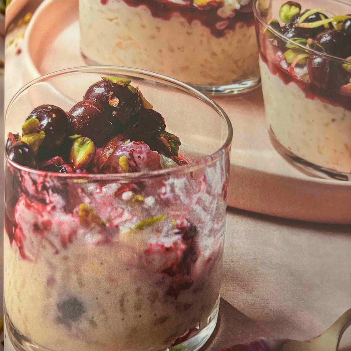 Creamy rice pudding with blueberry compote