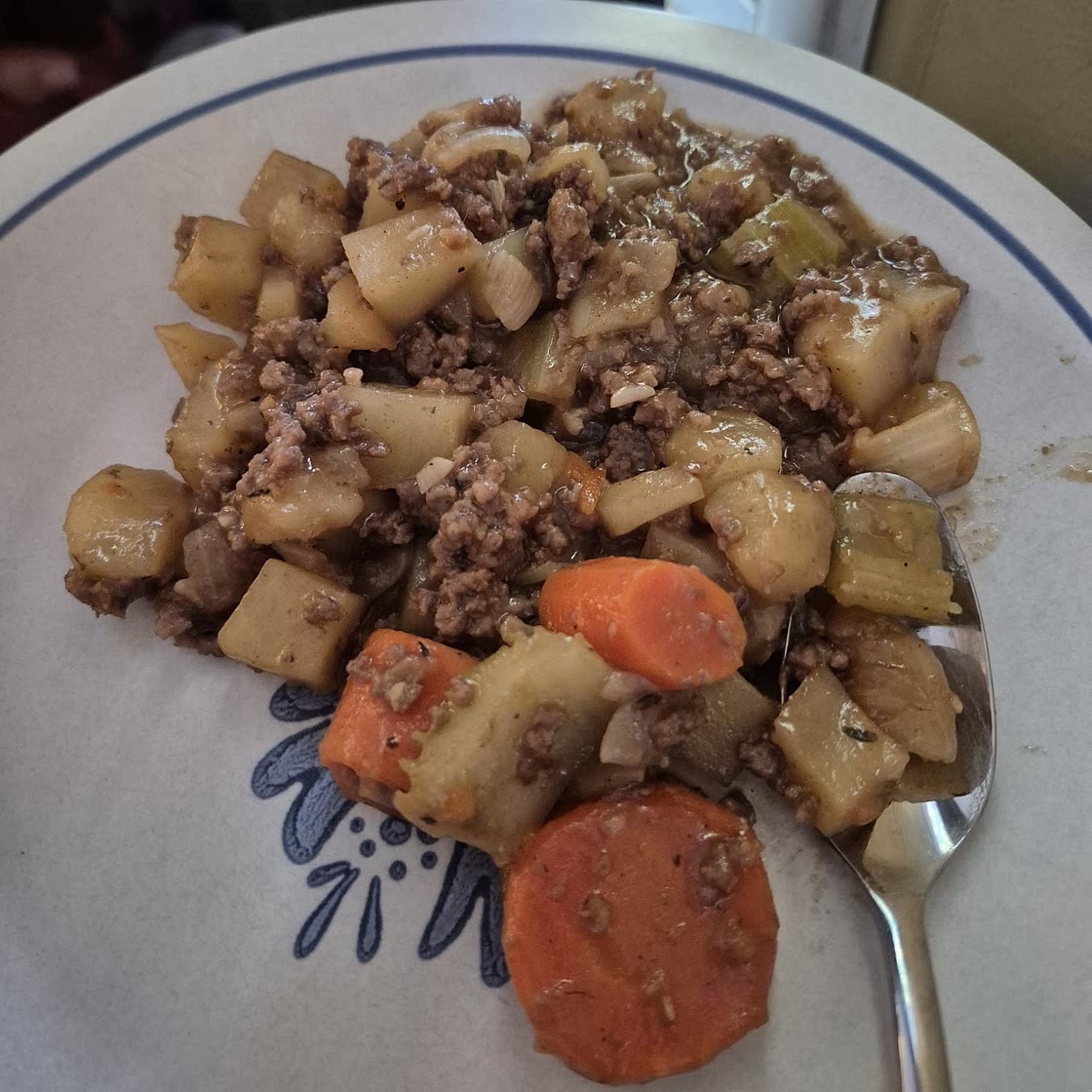 Grandma's Ground Beef Stew