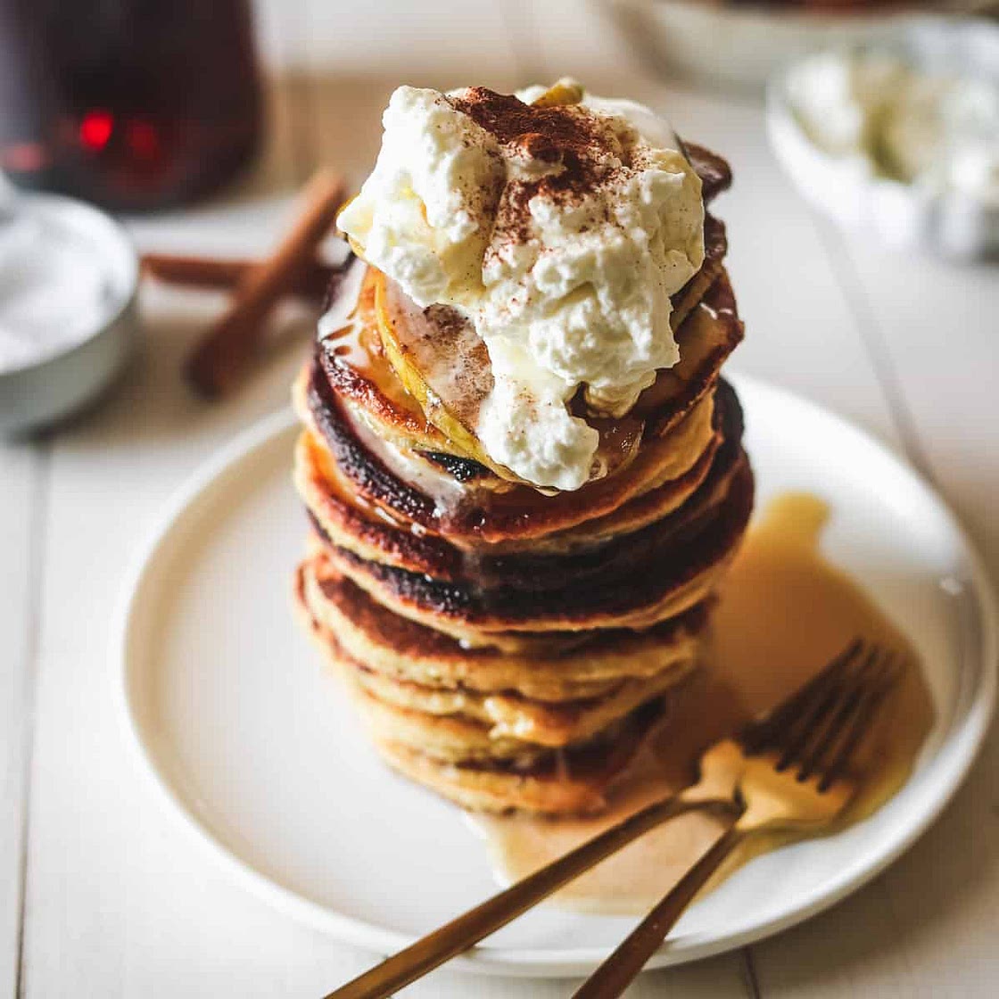 Low Carb Pancakes with Almond Flour and Caramelized Apples