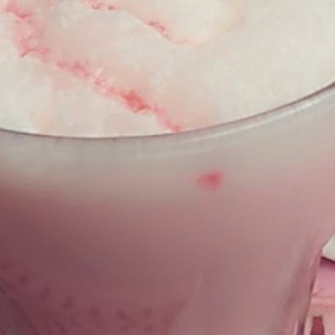 स्ट्रॉबेरी मिल्कशेक (Strawberry milkshake recipe in Hindi)