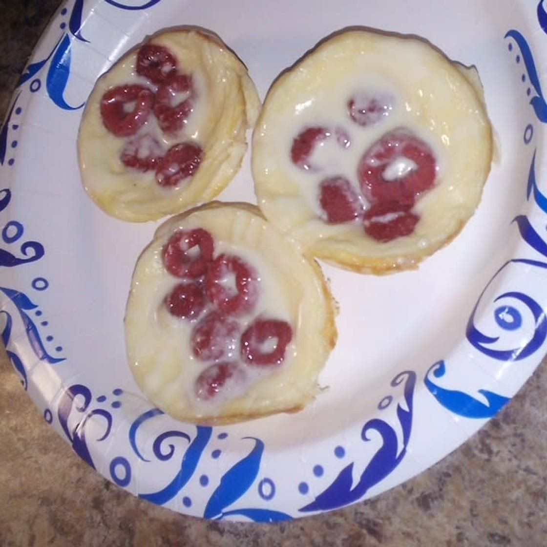 Mini Raspberry White Chocolate Cheesecakes – Low Calorie, High Protein
