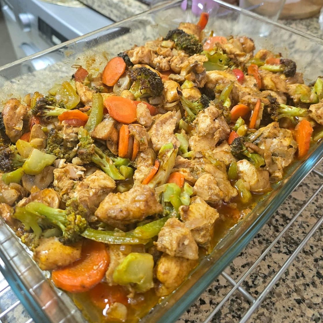 Healthy Air Fryer Chicken and Veggies (20 Minute!)
