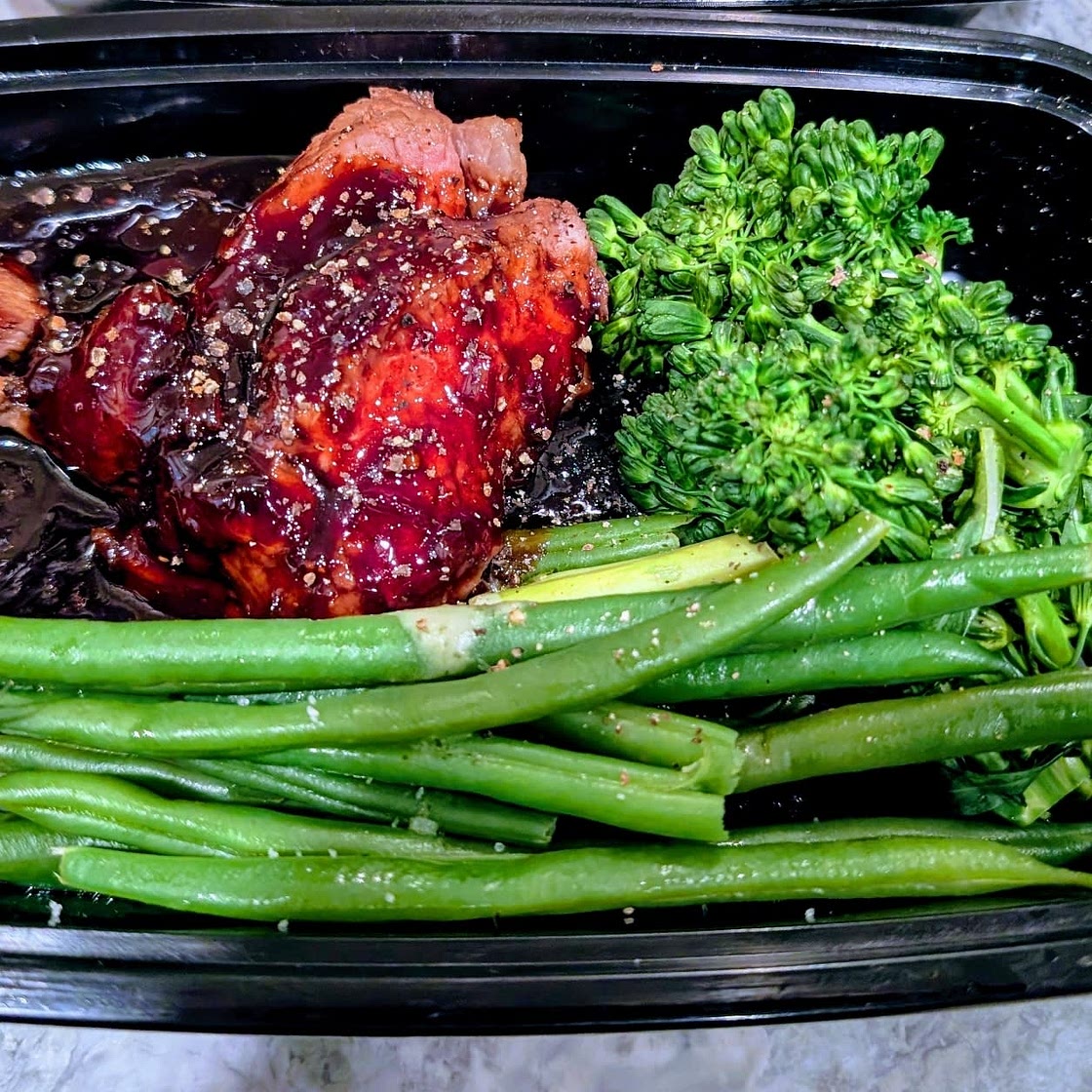 Beef Tenderloin with Black Pepper Cherry Sauce and Broccolini (Freezer/Low Sodium/Kidney Friendly)
