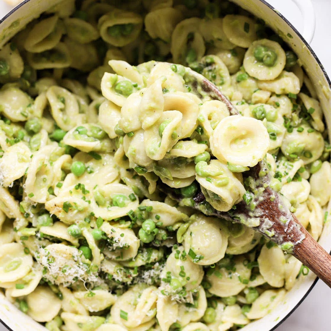 Cheesy Pea Alfredo Sauce