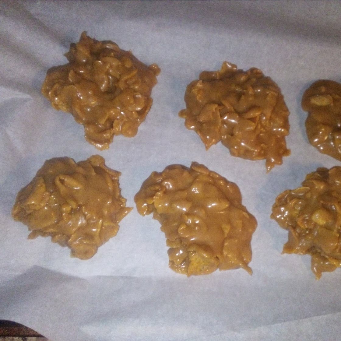 Peanut Butter Cornflake Cookies (no bake)
