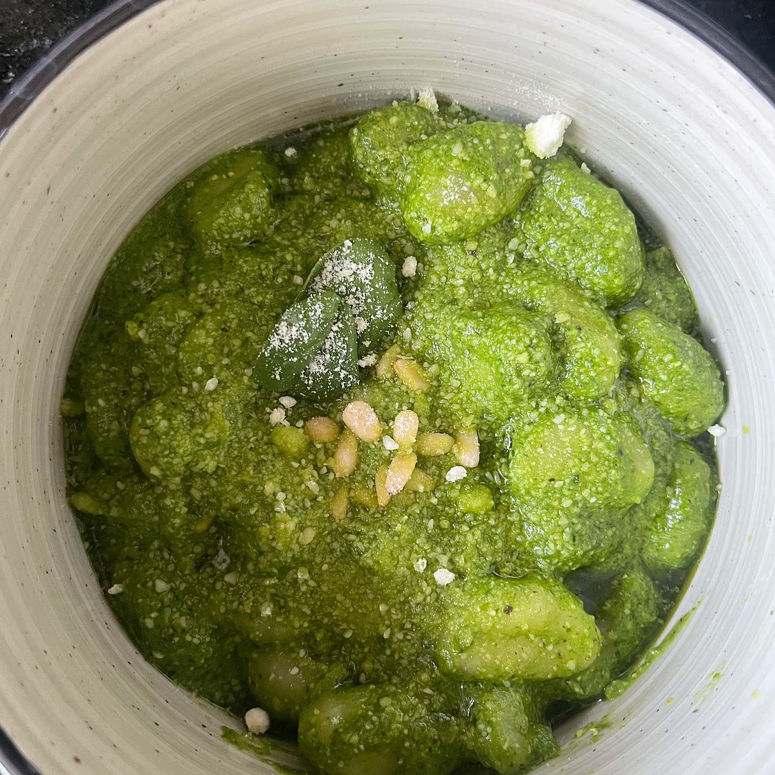 5-Minute Easy Spinach Pesto