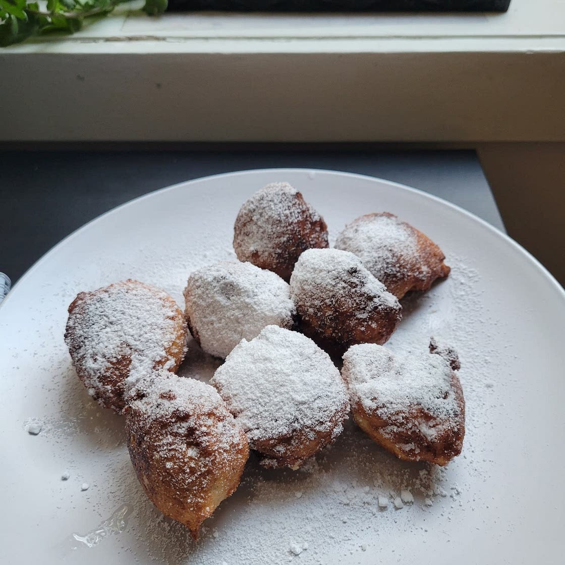 KUIH KODOK or CEKODOK PISANG (Malaysian Banana Donut Balls)
