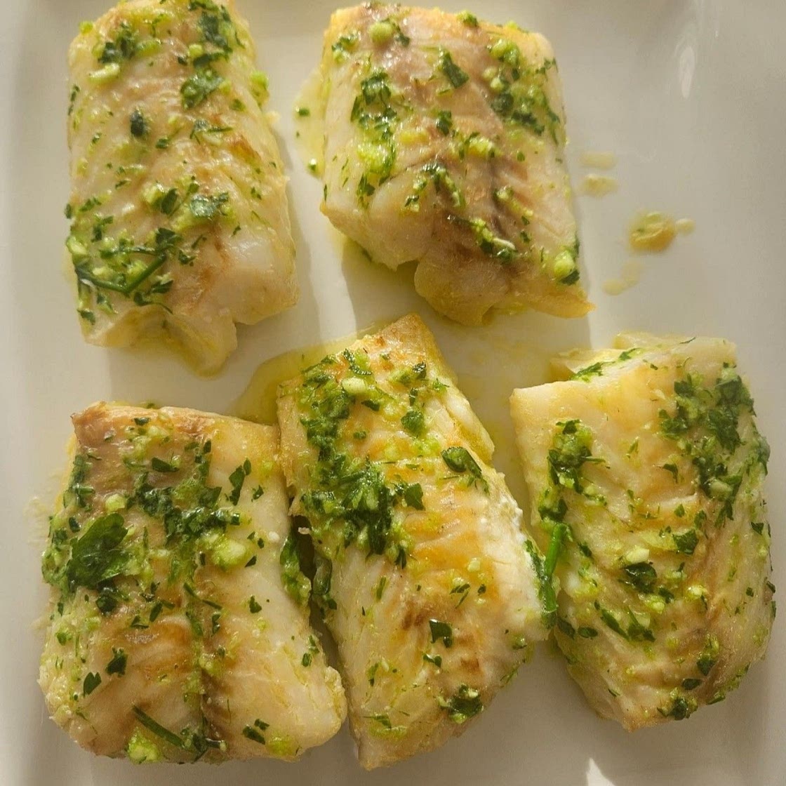 Gebratener Pazifischer Kabeljau mit Kräuterbutter